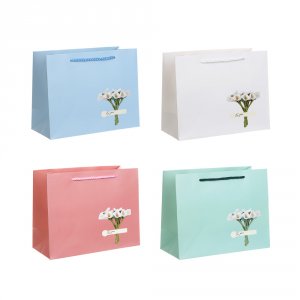 Пакет бумажный подарочный 18*23*10см, арт. 29, 4 дизайна