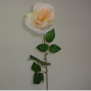 Роза полураскрытая 66см